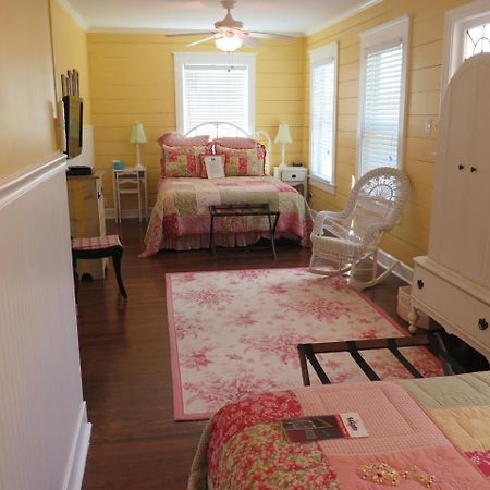 Yellow House B&B Salado Exterior photo