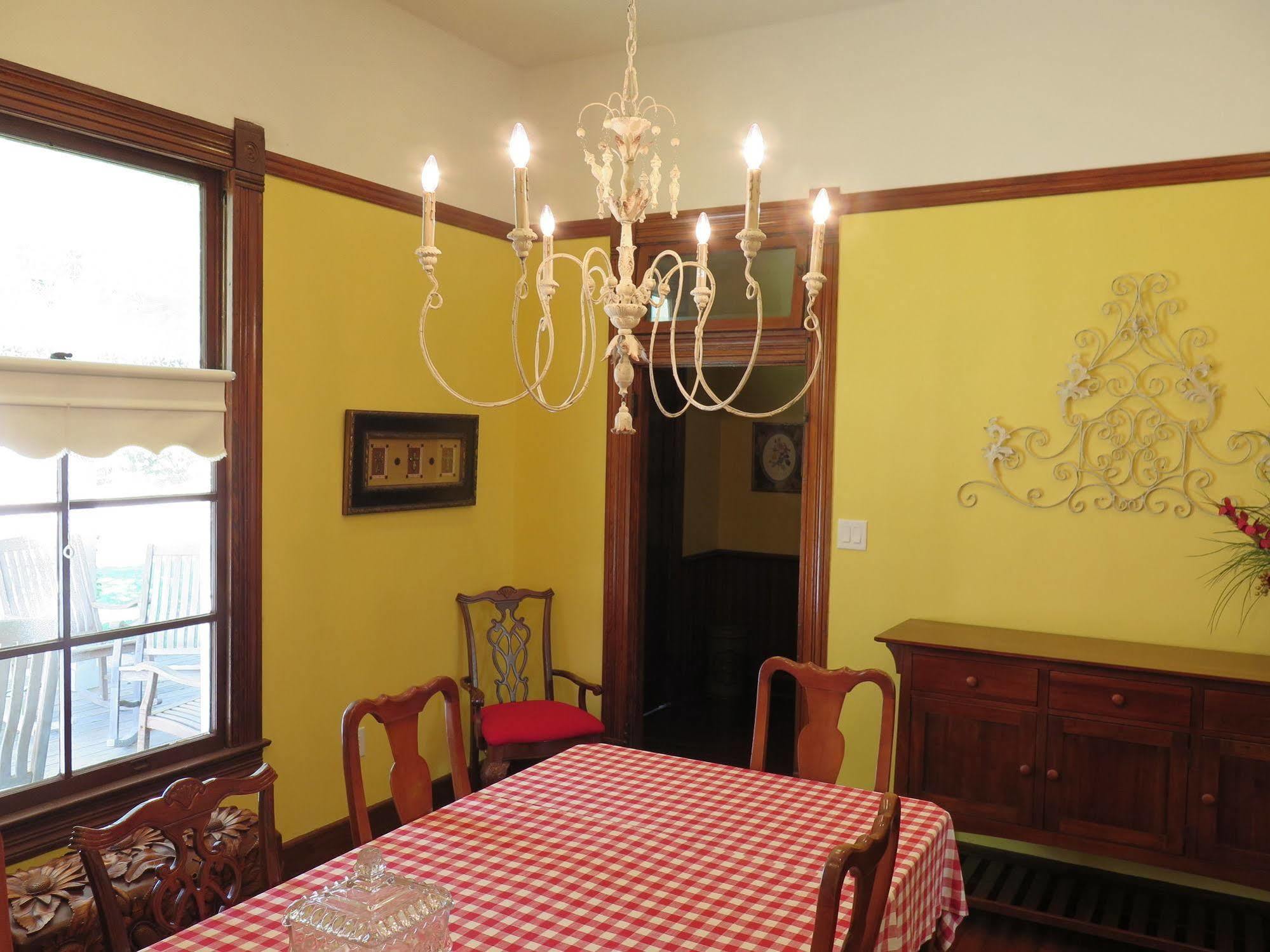 Yellow House B&B Salado Exterior photo