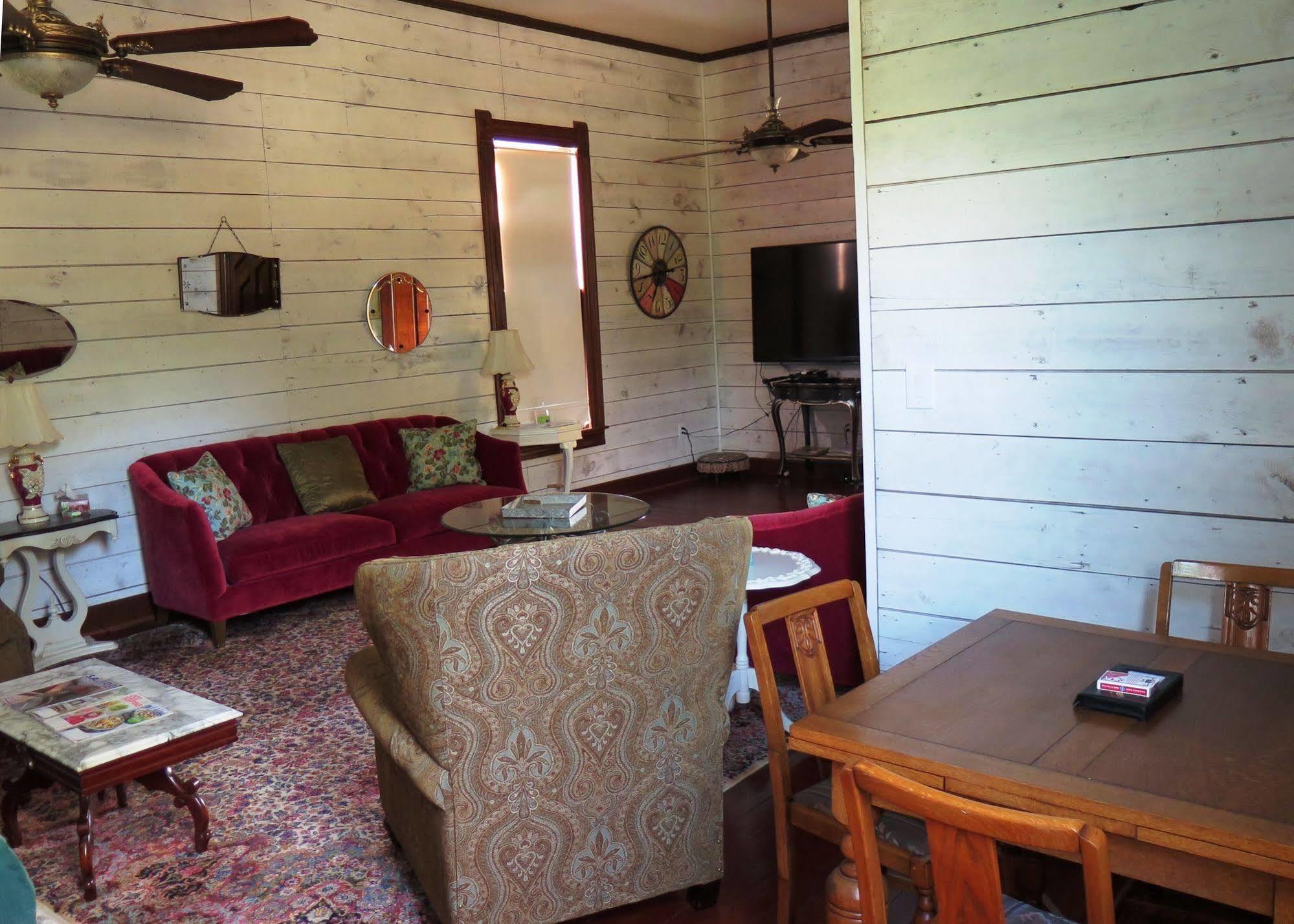 Yellow House B&B Salado Exterior photo