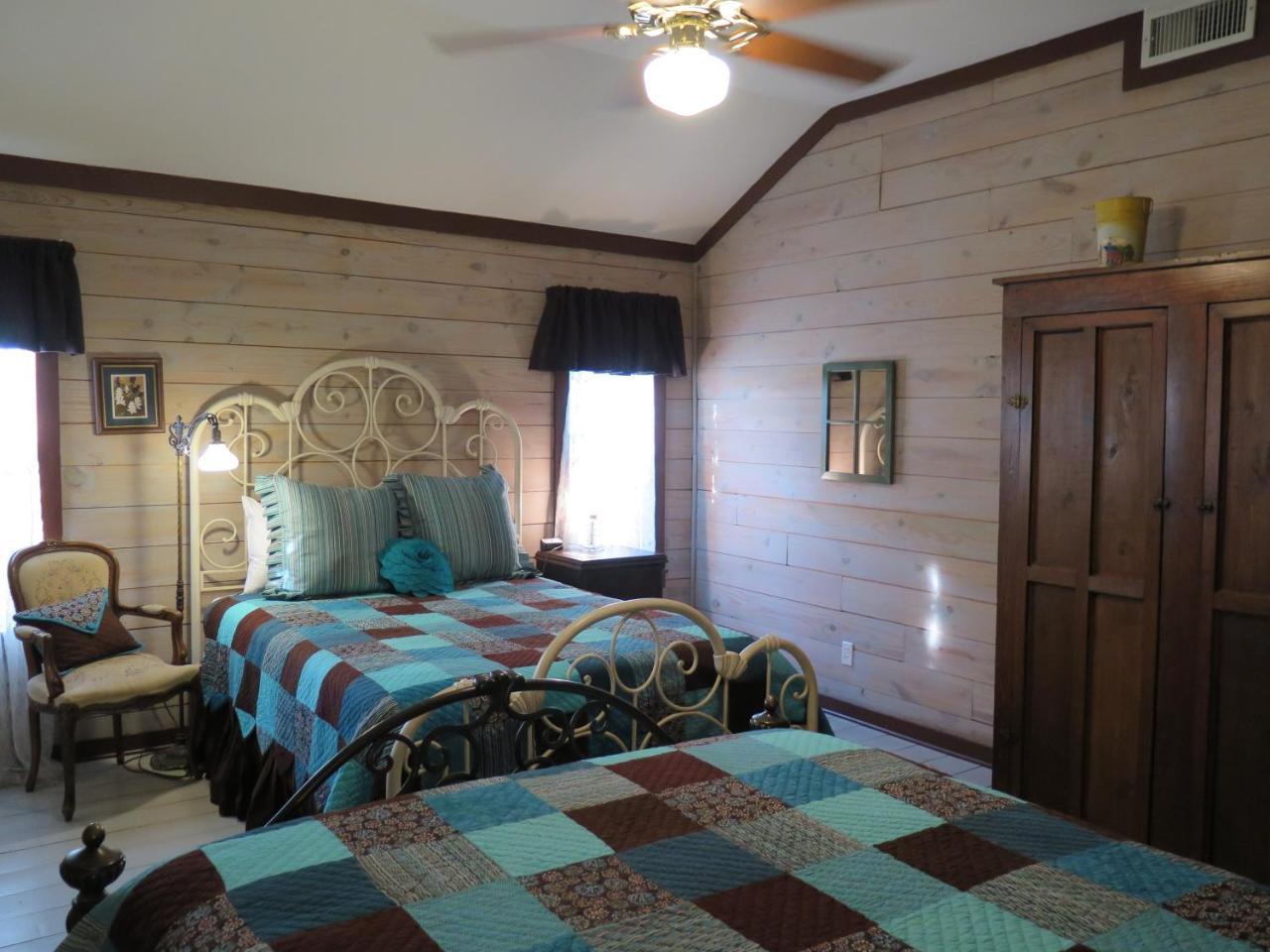 Yellow House B&B Salado Exterior photo