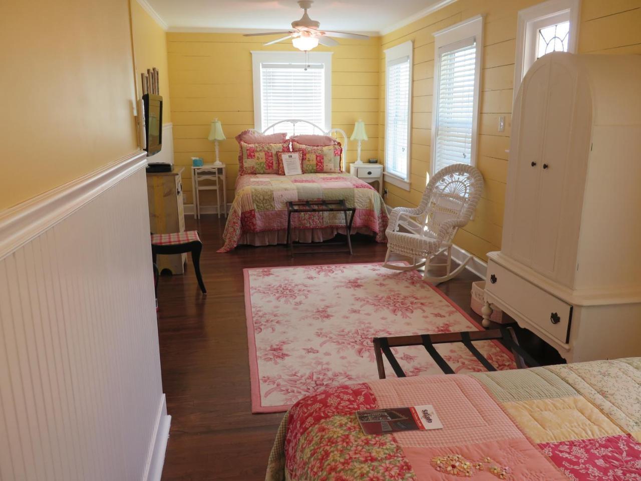 Yellow House B&B Salado Exterior photo